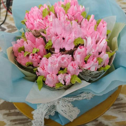 Pink cupcake bouquet