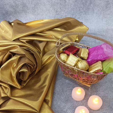 Gift hamper with tea lights